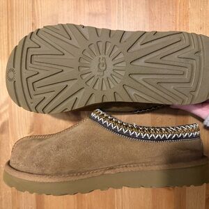 UGG Women’s Tasmanian Slippers 8